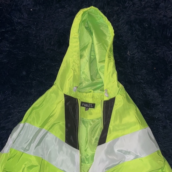 Lime green jacket - Picture 4 of 6